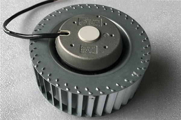 新风系统风机选型的五大关键参数：风量、风压、效率、噪音、尺寸